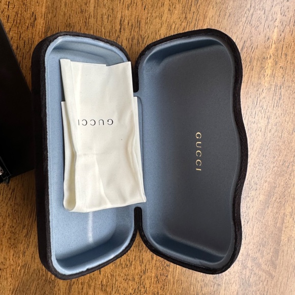 Gucci Sunglasses - Picture 8 of 9